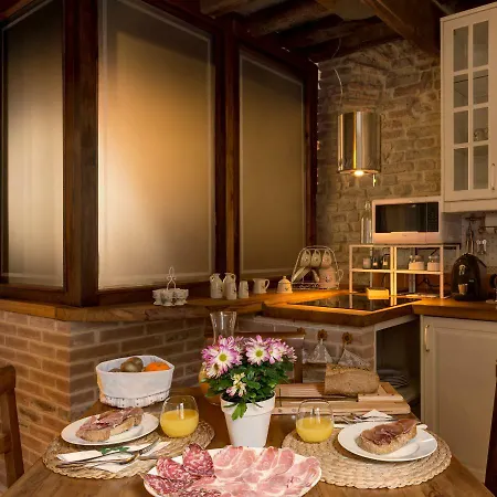 Le Stanze Di Rigoletto Bed & Breakfast Parma